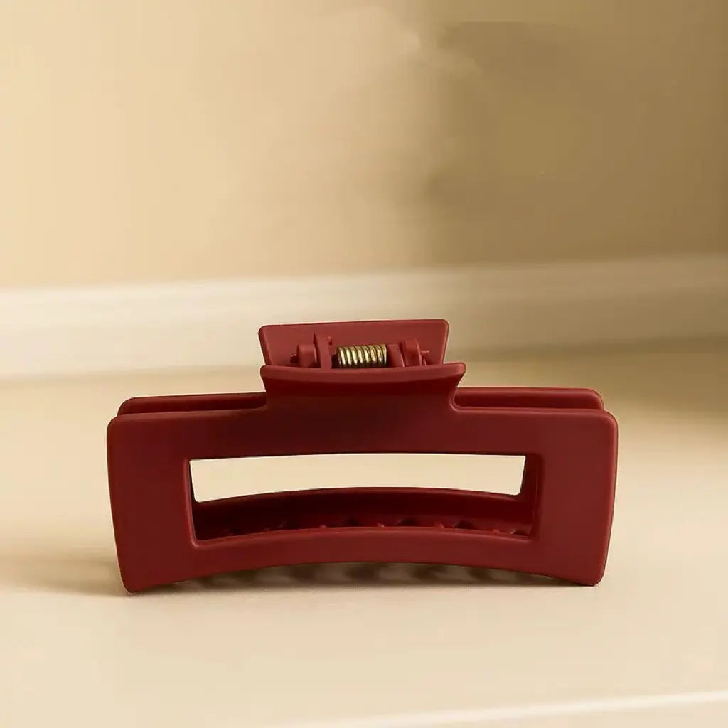 Soflyn Clip big size soft flexible claw clip in Crimson Bloom, innovative large claw clip that’s soft, flexible, and perfect for thick or long hair.